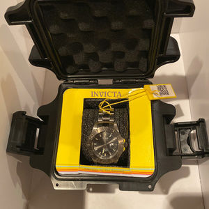 Invicta Men's 14050 Pro Diver Analog Display Watch